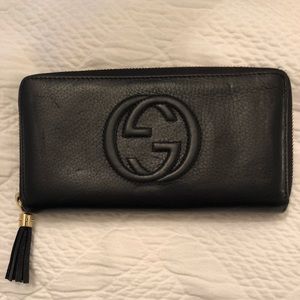 Authentic black leather Gucci wallet